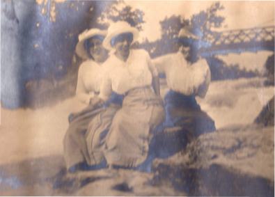 Alma Derr, Rachel Oakes, and Ruth Muffly at Niagara Falls (Caption order may not be correct; Uncertain of the order; of the women)