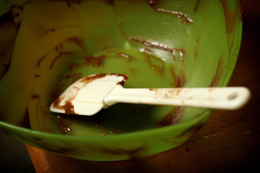 spatula in green bowl