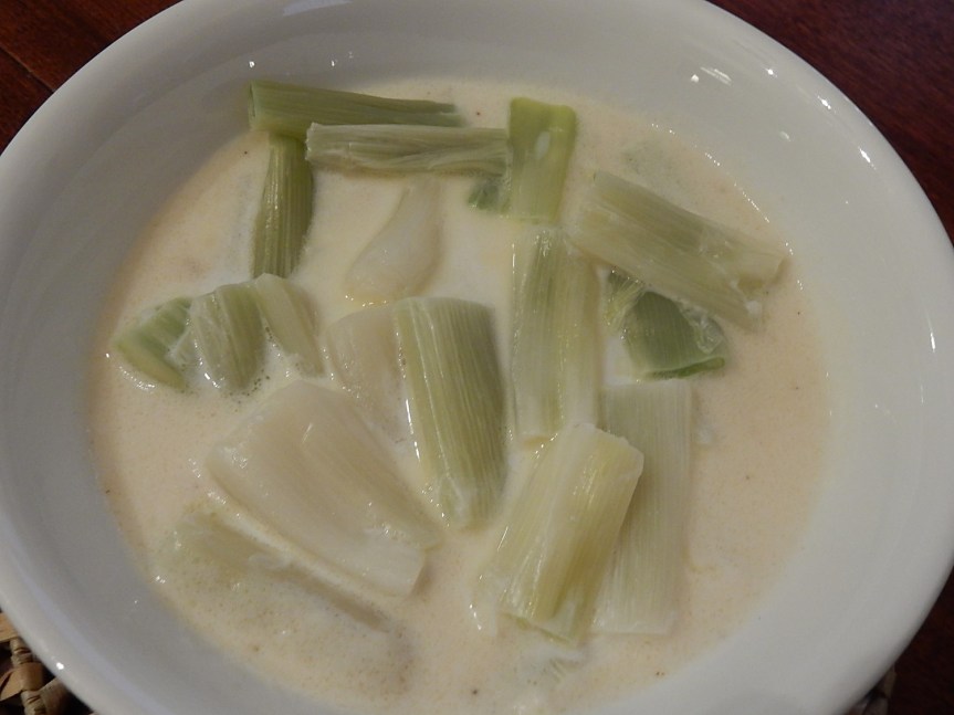 creamed leeks in dish