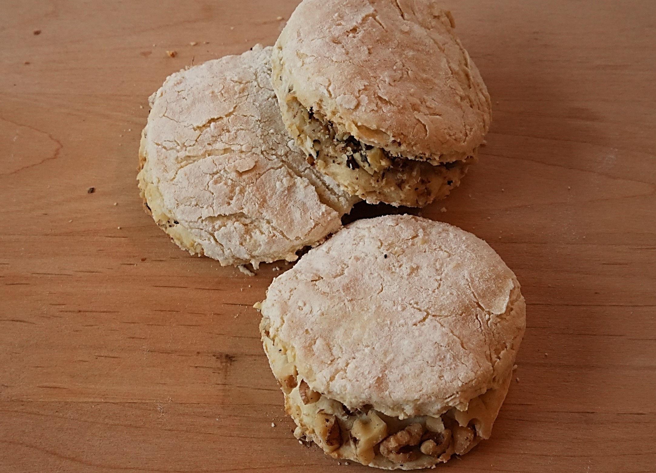 Hot Walnut Sandwiches (Walnut Biscuits)