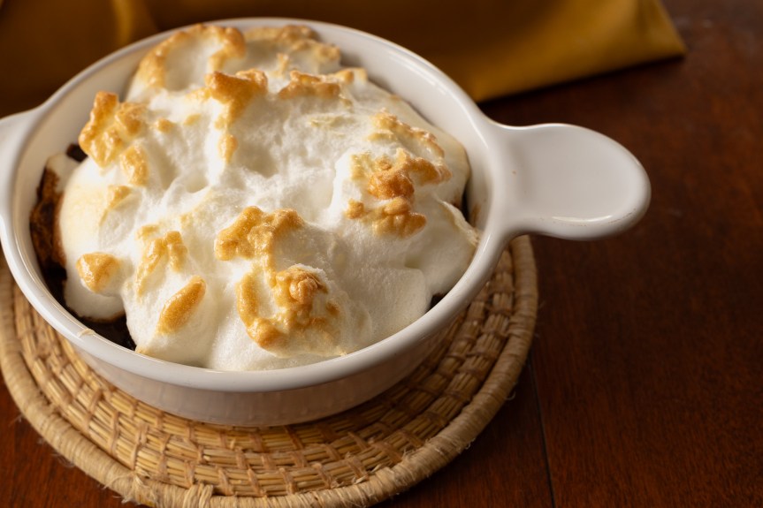 Old-Fashioned Chocolate Meringue&nbsp;Pudding