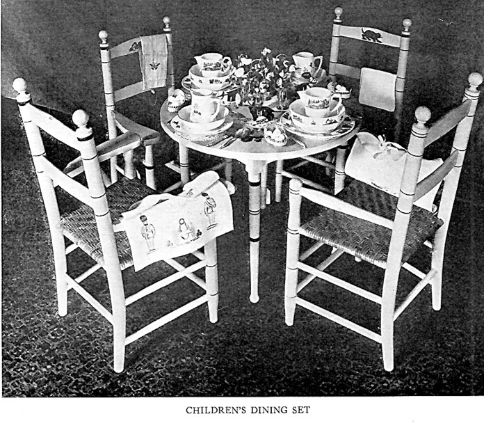Children’s Dining Sets a Hundred Years Ago – A Hundred Years Ago