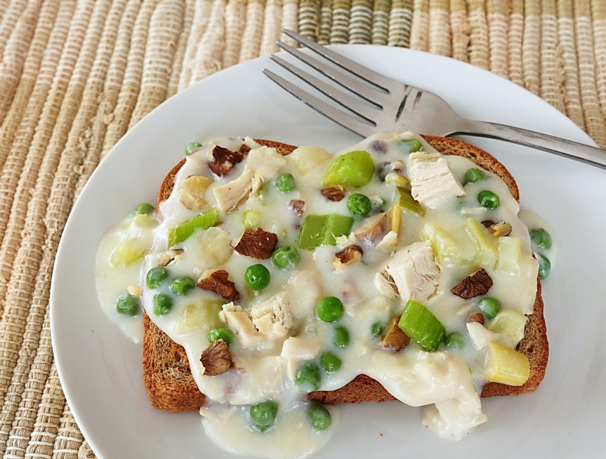 Old-Fashioned Chicken Wiggles (Creamed Chicken with Vegetables and&nbsp;Walnuts)