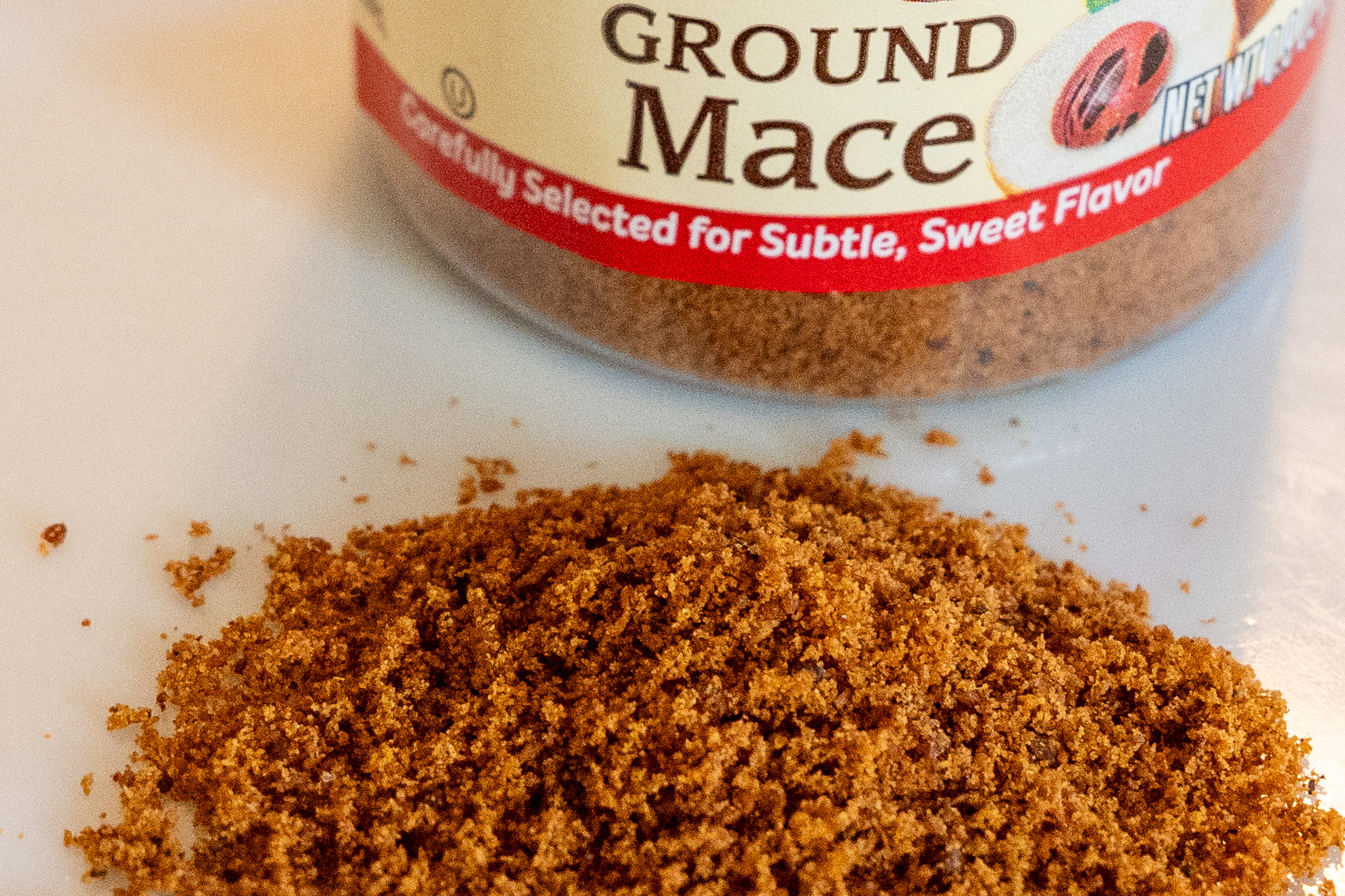 mace on plate with spice jar 